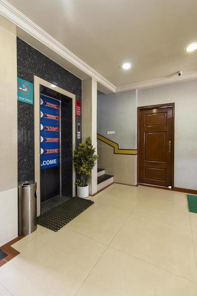 Oyo 579 Hotel Aab Bangalore Exterior foto